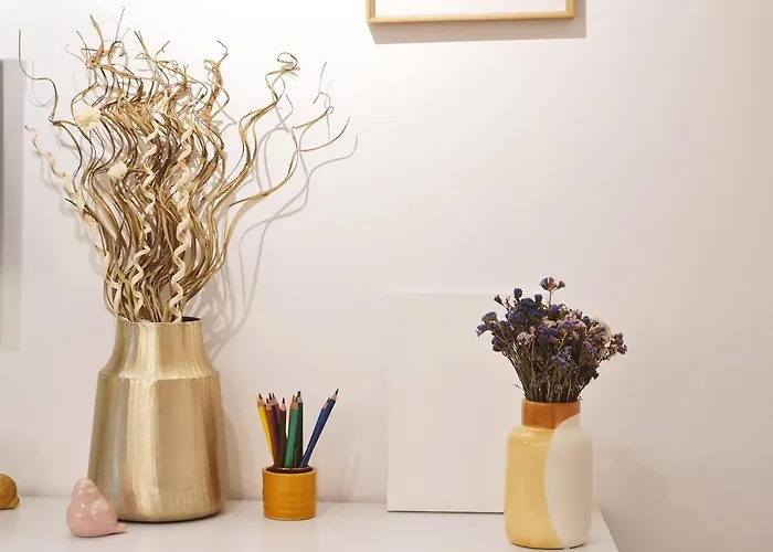 Your Far Away From Home! 地拉那