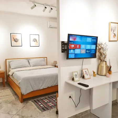 Your Far Away From Home! Τίρανα