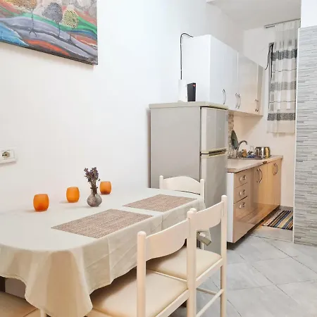 Your Far Away From Home! 公寓 地拉那